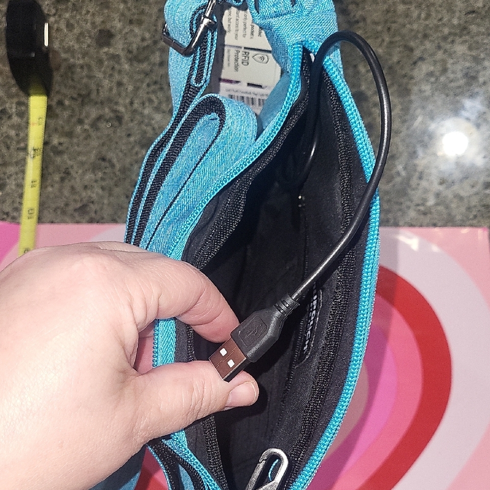 Nupouch Anti theft Crossbody Bag - Picture 8 of 8